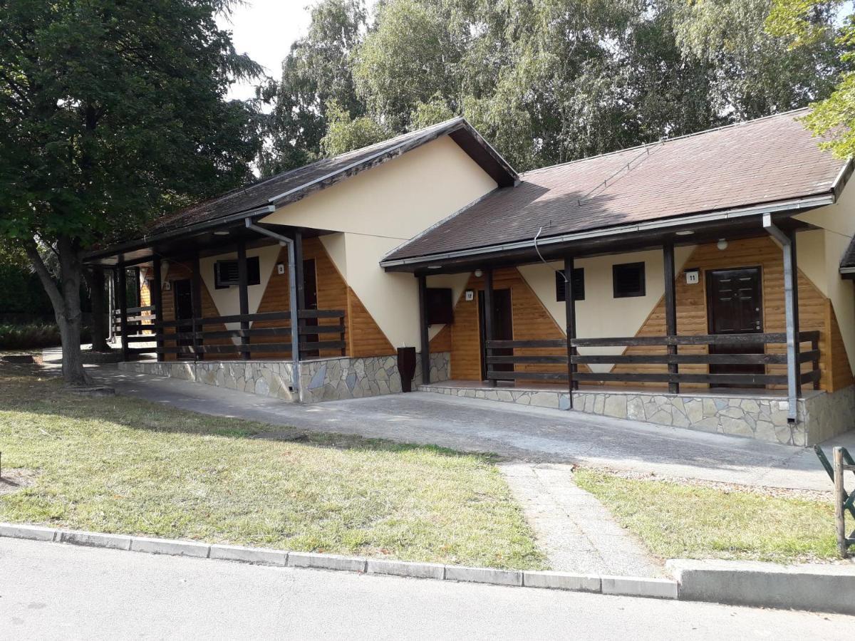 Hotel Marina Oasa Grocka Екстериор снимка
