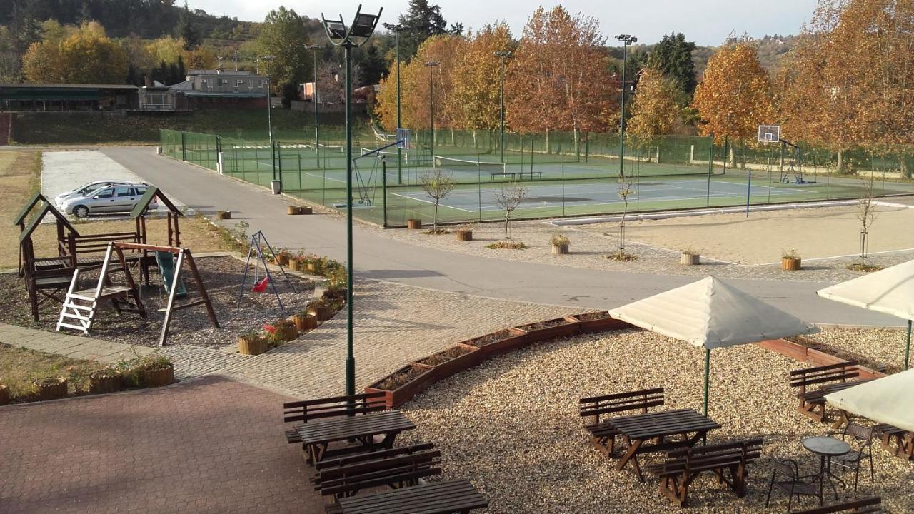 Hotel Marina Oasa Grocka Екстериор снимка