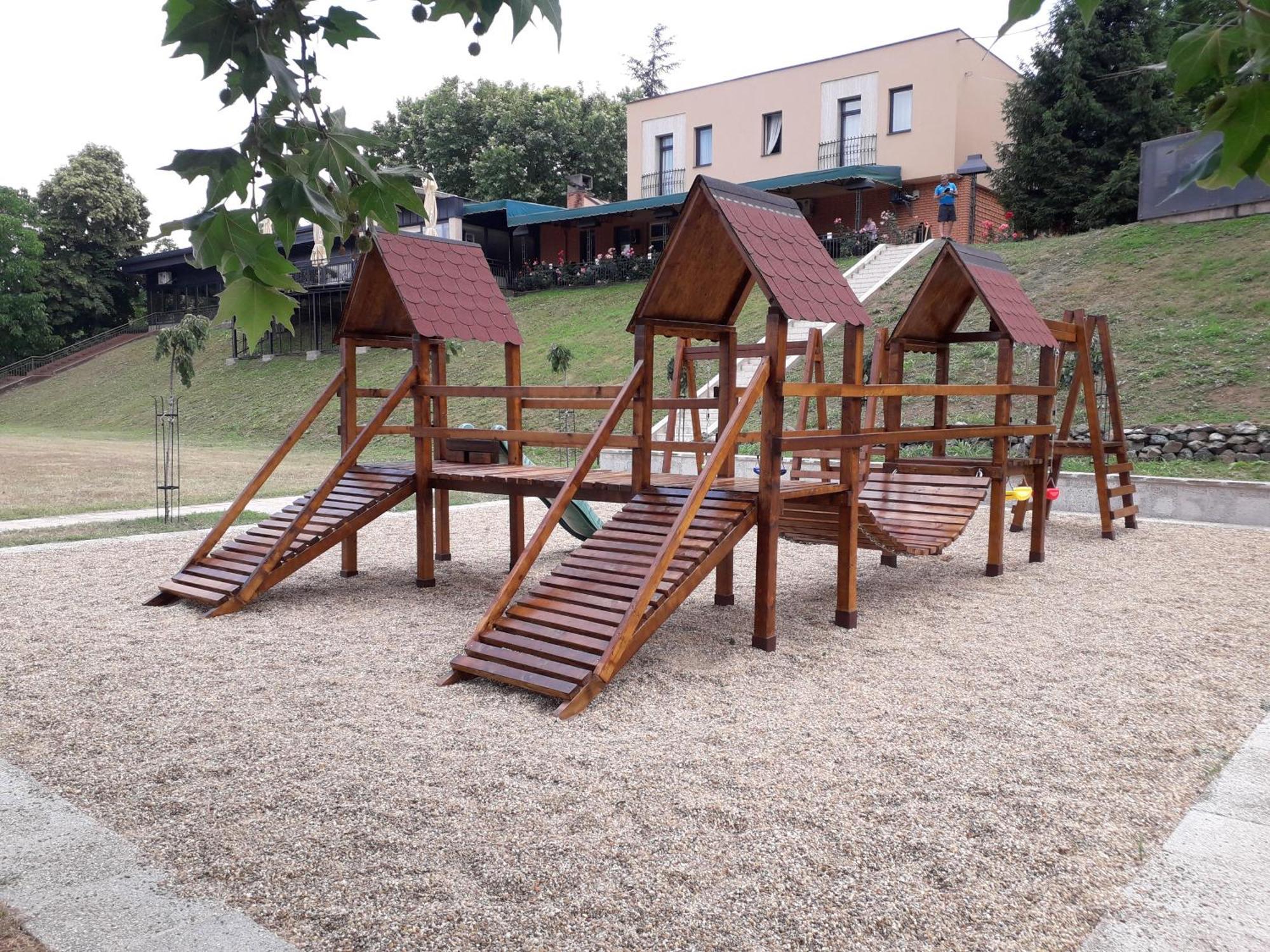 Hotel Marina Oasa Grocka Екстериор снимка