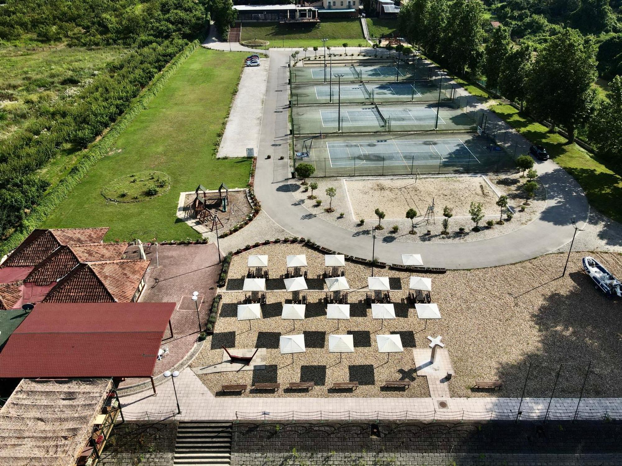 Hotel Marina Oasa Grocka Екстериор снимка
